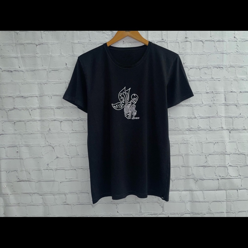 T shirt skeleton butterfly